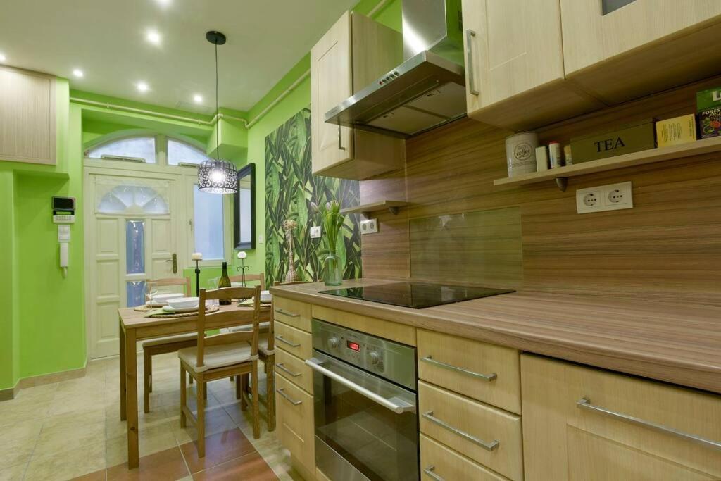 Downtown Island Of Peace By Nw Apartment Budapest Luaran gambar